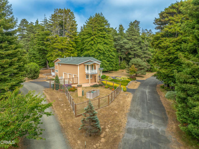 16611 Pearl Ranch Road, Fort Bragg CA: https://media.crmls.org/mediaz/4945cd64-ccba-4a91-8e2e-1b3feadbf1ab.jpg