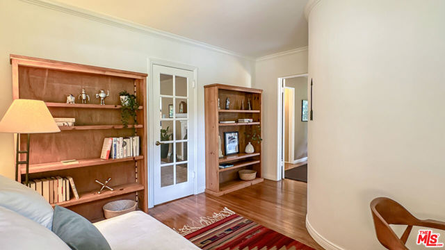 752 Country Club Drive, Burbank CA: https://media.crmls.org/mediaz/49463a5d-d255-46dd-8360-28856878c446.jpg
