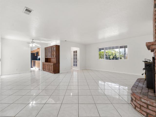 1621 Lilac, Ramona CA: https://media.crmls.org/mediaz/49464db3-430f-448c-9aa7-5677aab19795.jpg