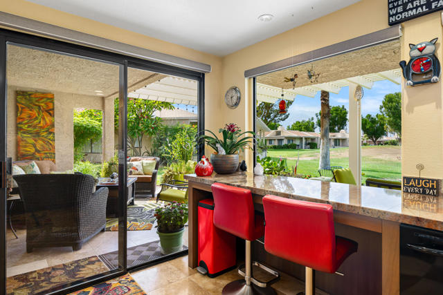 35983 Paseo Circulo E, Cathedral City CA: https://media.crmls.org/mediaz/4946c716-5929-4be3-9a40-96ba14304b33.jpg