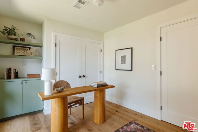 29204 Deep Shadow Drive, Agoura Hills CA: https://media.crmls.org/mediaz/4947178c-cc09-4a08-8152-b592911e0cdb.jpg