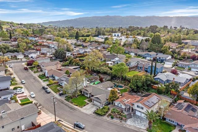 435 Ewing Drive, Pleasanton CA: https://media.crmls.org/mediaz/494781cf-7245-4aaf-b903-94cb28eb11d9.jpg