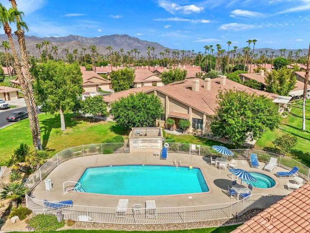 32 Presidio Place, Palm Desert CA: https://media.crmls.org/mediaz/494866e4-3948-465f-a66a-b6b649905907.jpg