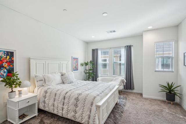 2018 Barite St, Spring Valley CA: https://media.crmls.org/mediaz/4948ae7b-03c2-4ae8-ae77-8da4b173d419.jpg