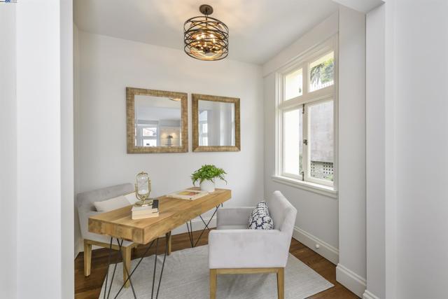 850 POWELL STREET, San Francisco CA: https://media.crmls.org/mediaz/4949cec0-ab15-480b-bb1f-9f9aa438bcdf.jpg