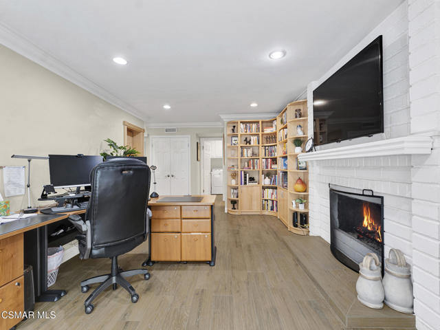 5426 Cedarhaven Drive, Agoura Hills CA: https://media.crmls.org/mediaz/494aeacd-70a6-4c96-8beb-41dbc83ce317.jpg