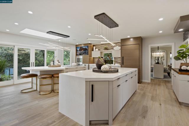 1121 Estates Dr, Lafayette CA: https://media.crmls.org/mediaz/494bea55-ecb5-4103-bf4e-d06b7e166ee4.jpg