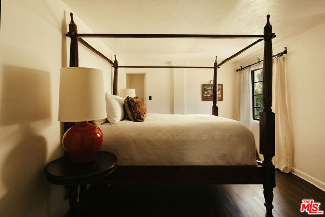 1907 S Mesa Drive, Palm Springs CA: https://media.crmls.org/mediaz/494bf828-3798-498d-b328-aade65c8d800.jpg