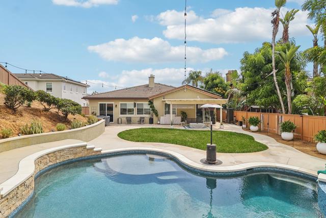 1648 Brady Cir, Carlsbad CA: https://media.crmls.org/mediaz/494c1b31-f57f-4962-a9fa-e6250096ef71.jpg