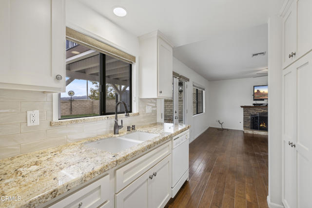 27722 Buckskin Drive, Castaic CA: https://media.crmls.org/mediaz/494cd745-7ec4-4362-a5d2-2468710e6202.jpg