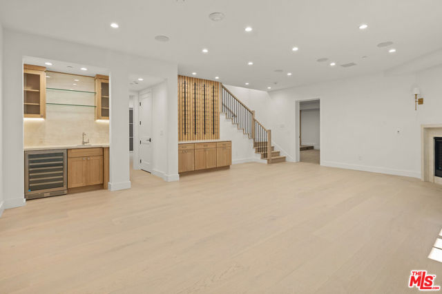 306 S Anita Avenue, Los Angeles CA: https://media.crmls.org/mediaz/494cf6f5-ecae-4cbf-bc7b-98a83d35328a.jpg