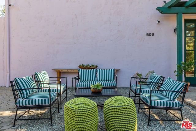 202 Canada Street, Ojai CA: https://media.crmls.org/mediaz/494d5ec2-e757-4356-a3c3-c0a32dff5743.jpg