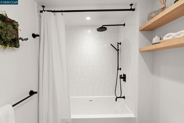 1200 65Th St, Emeryville CA: https://media.crmls.org/mediaz/494dee05-6127-48c8-b74f-eb74025783fd.jpg