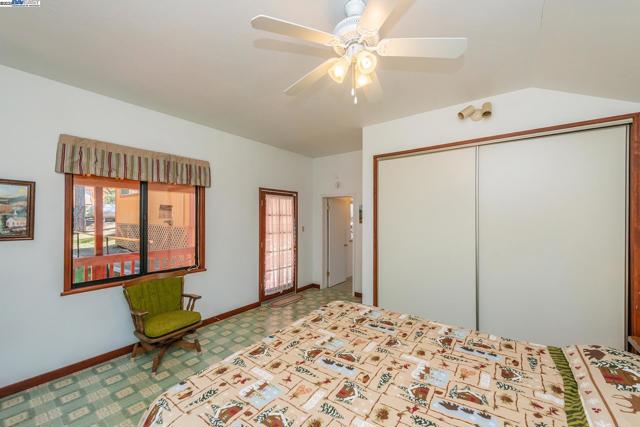 8341 East Side Rd, Trinity Center CA: https://media.crmls.org/mediaz/494e1f95-e347-4bd8-a4a4-942f36d491e8.jpg