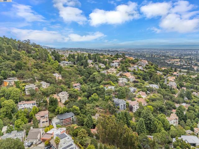 1106 Besito Ave, Berkeley CA: https://media.crmls.org/mediaz/494e8244-7d0c-4d93-9e24-c9aeb38b82be.jpg