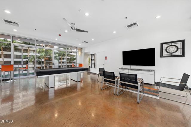 645 W 9th Street, Los Angeles CA: https://media.crmls.org/mediaz/494ecee2-5b19-4146-818e-c958acf797f8.jpg