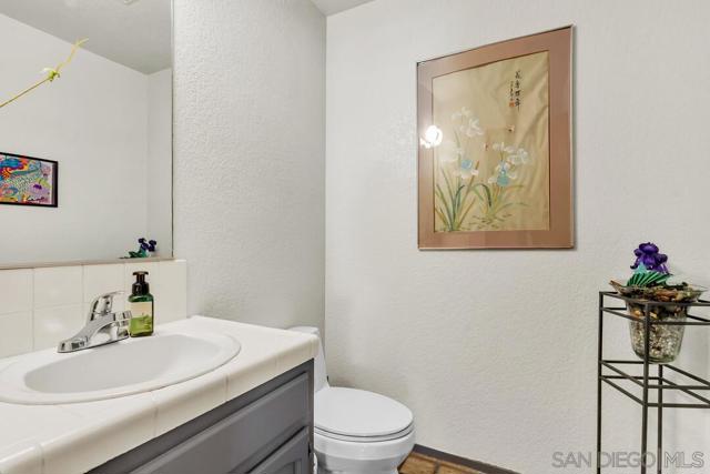 3176 Via Viejas, Alpine CA: https://media.crmls.org/mediaz/494f951d-cb43-45b9-9576-4be9d0720e39.jpg