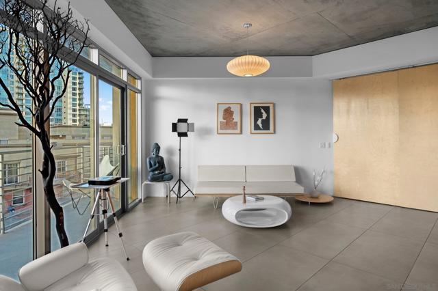 801 Ash St, San Diego CA: https://media.crmls.org/mediaz/494ff5c6-38be-4a9e-b533-3add07872372.jpg