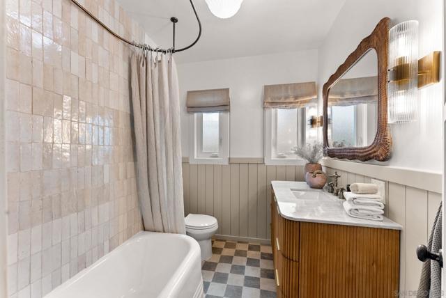 4618 Monroe Avenue, San Diego CA: https://media.crmls.org/mediaz/494ffd2a-afc0-48f1-ae35-1c94aeabafc8.jpg