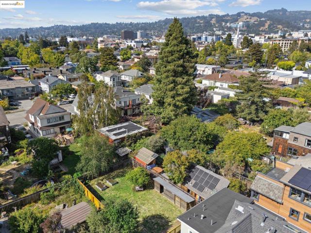 1811 Parker St, Berkeley CA: https://media.crmls.org/mediaz/49506459-230e-474c-a9d2-749f3b066b65.jpg