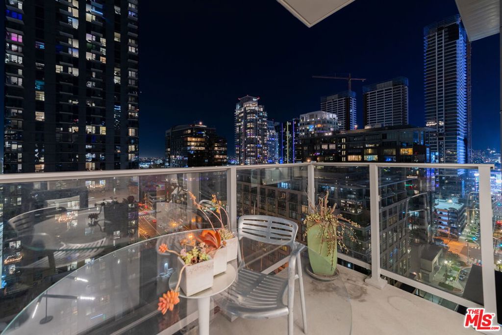 1050 S GRAND Avenue 1703, Los Angeles, CA 90015