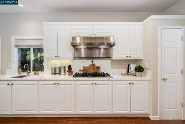 108 Shadewell Dr, Danville CA: https://media.crmls.org/mediaz/495169d1-355a-4019-94d8-d3120f944347.jpg