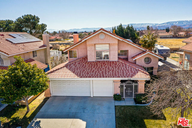 3626 W Avenue J2, Lancaster CA: https://media.crmls.org/mediaz/49517fc2-b40e-4f44-ba27-fd86f7a39422.jpg