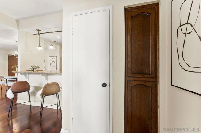 2445 Brant St, San Diego CA: https://media.crmls.org/mediaz/495292ce-fbf4-4018-a2d2-41dffde5e625.jpg