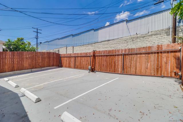 3082 Island Ave, San Diego CA: https://media.crmls.org/mediaz/49530ec1-69a9-42ca-a440-ae26297a6716.jpg
