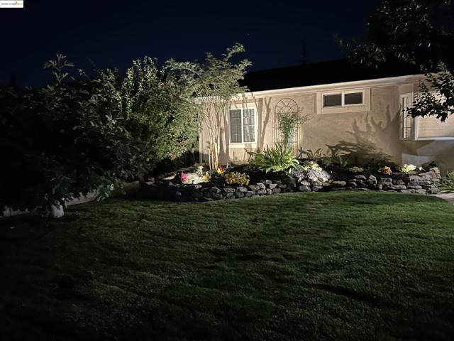 1443 Phantom Ave, San Jose CA: https://media.crmls.org/mediaz/49531cee-28e5-4d19-9e3c-453e7c89d2fe.jpg