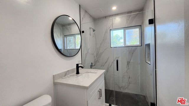 12942 Moorpark Street, Studio City CA: https://media.crmls.org/mediaz/49531f91-37f4-447a-882f-b6d9c2cdb9a3.jpg