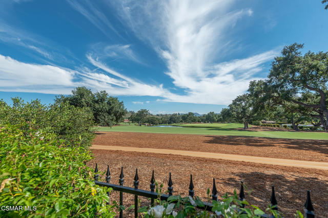 4498 Rayburn Street, Westlake Village CA: https://media.crmls.org/mediaz/49532ae4-22a2-4da7-911b-9bdc43c49cf3.jpg