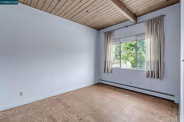 2435 Lunada Ln, Alamo CA: https://media.crmls.org/mediaz/49532dc7-7484-4073-91aa-1cd4abbb1826.jpg