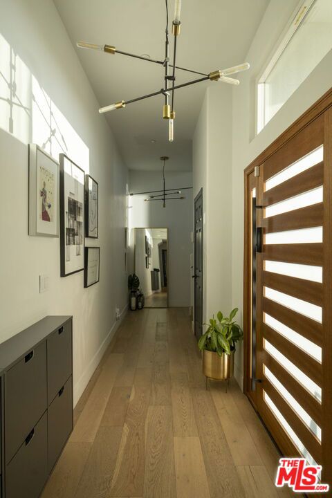 1320 Romulus Drive, Glendale CA: https://media.crmls.org/mediaz/495390a7-e60a-4888-a972-07727016b9b5.jpg