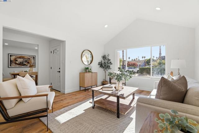 240 Carmelita Pl, Fremont CA: https://media.crmls.org/mediaz/4954169c-b219-47ad-ac89-118fd9365ada.jpg