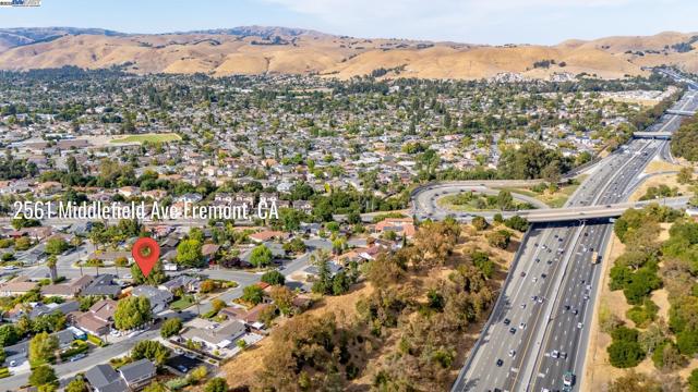 2561 Middlefield Ave, Fremont CA: https://media.crmls.org/mediaz/49541e7a-d07d-4207-b194-e90b98b7abaf.jpg
