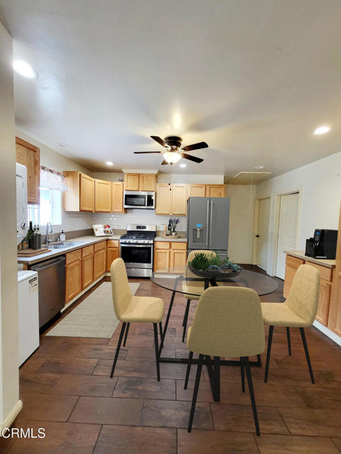4406 Toland Way, Los Angeles CA: https://media.crmls.org/mediaz/49542741-525a-4630-a4ec-922ece2a62b8.jpg