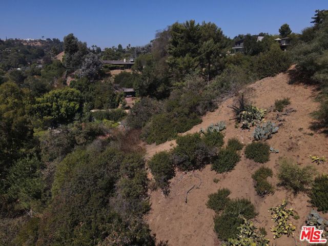 0 Allenwood, Los Angeles CA: https://media.crmls.org/mediaz/4954a411-6bb5-4e86-81ee-74b7abd976ee.jpg