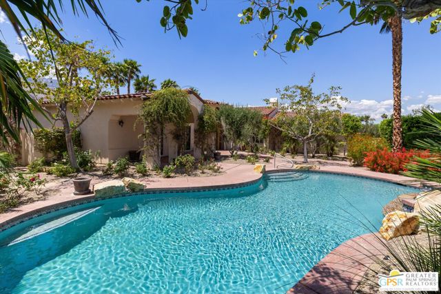 1347 Culver Place, Palm Springs CA: https://media.crmls.org/mediaz/4954e5f8-150f-4f73-9718-e4c0e31534e1.jpg