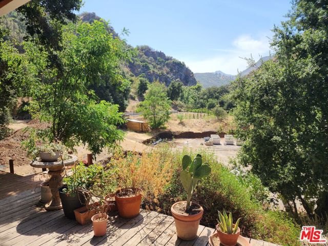 118 W Carlisle Road, Westlake Village CA: https://media.crmls.org/mediaz/495550bf-b6fd-4fbc-bc46-681c6640b810.jpg