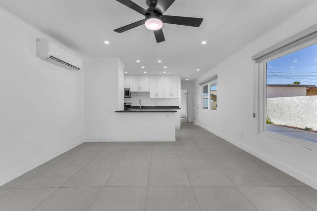 44635 San Carlos Avenue, Palm Desert CA: https://media.crmls.org/mediaz/49556b83-6d12-451e-b613-e381af6dcec8.jpg