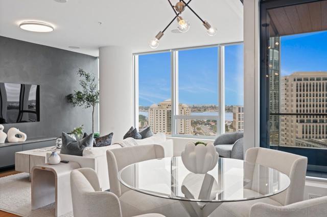 888 W E St, San Diego CA: https://media.crmls.org/mediaz/49558c77-59b6-40a3-bbed-7ef3254d53ec.jpg