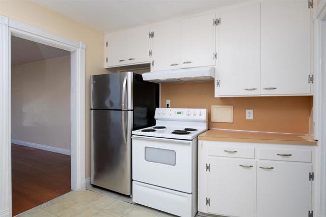 Detail Gallery Image 8 of 19 For 157 & 157 1/2 Maple Ave, Carlsbad,  CA 92008 - 3 Beds | 2 Baths