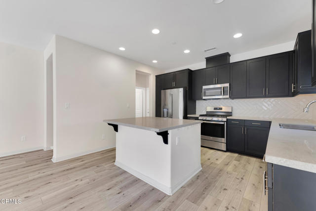 Detail Gallery Image 7 of 34 For 260 Townsite Promenade, Camarillo,  CA 93010 - 3 Beds | 2/1 Baths