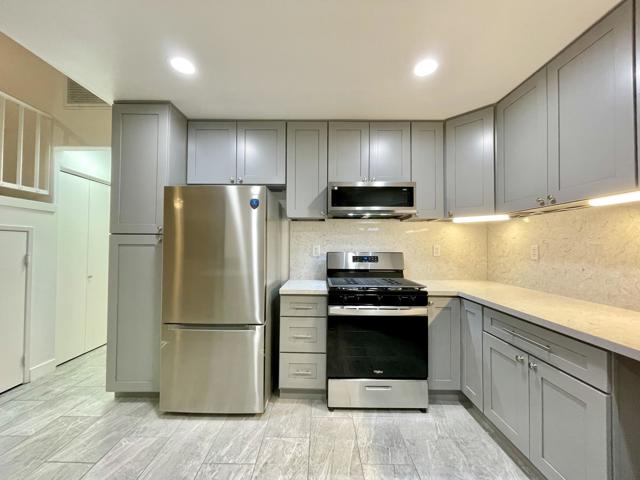 73969 Olive Court, Palm Desert CA: https://media.crmls.org/mediaz/4955e581-93a5-4404-8eb6-112dedeb435c.jpg
