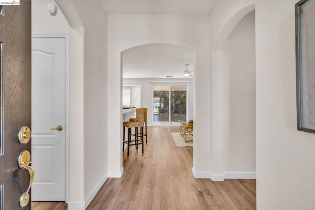 1124 Jonagold Way, Brentwood (CC) CA: https://media.crmls.org/mediaz/49560660-be4a-473d-beb1-b0533282d928.jpg