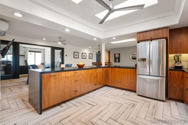 3647 Laketree Dr., Fallbrook CA: https://media.crmls.org/mediaz/49560dfa-2355-483e-97ca-1c4bf9f24ea3.jpg