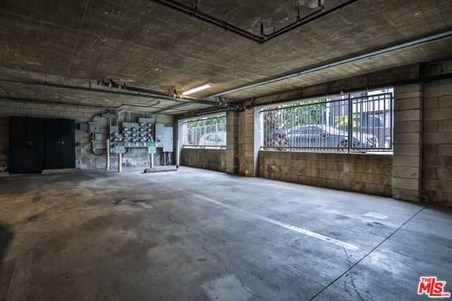 1540 N Bronson Avenue, Los Angeles CA: https://media.crmls.org/mediaz/495661ab-56ae-49c0-bf40-ebed2cf46a51.jpg