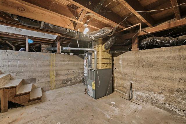 320 N 11th Street, San Jose CA: https://media.crmls.org/mediaz/49569190-70d1-482e-8710-6eafa60394de.jpg