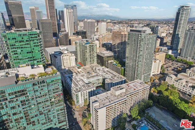 645 W 9th Street, Los Angeles CA: https://media.crmls.org/mediaz/4956c192-20cf-41f9-af20-a91ce319d8c4.jpg